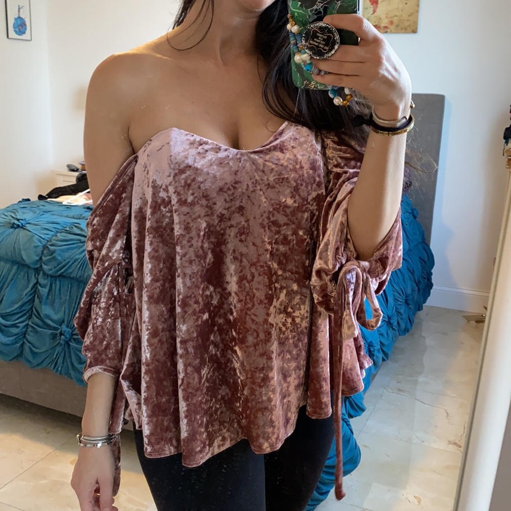 Do + Be off shoulder velvet top